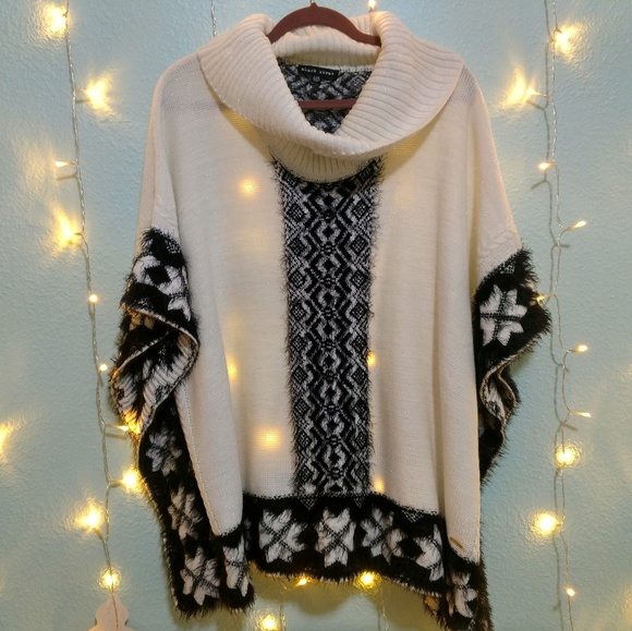 Black Rivet Poncho - Picture 2 of 4